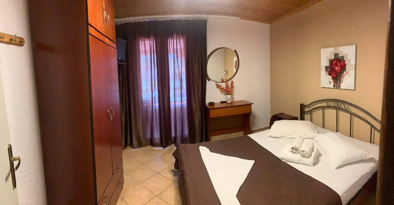 Pensiune Dora Sarti Hotel